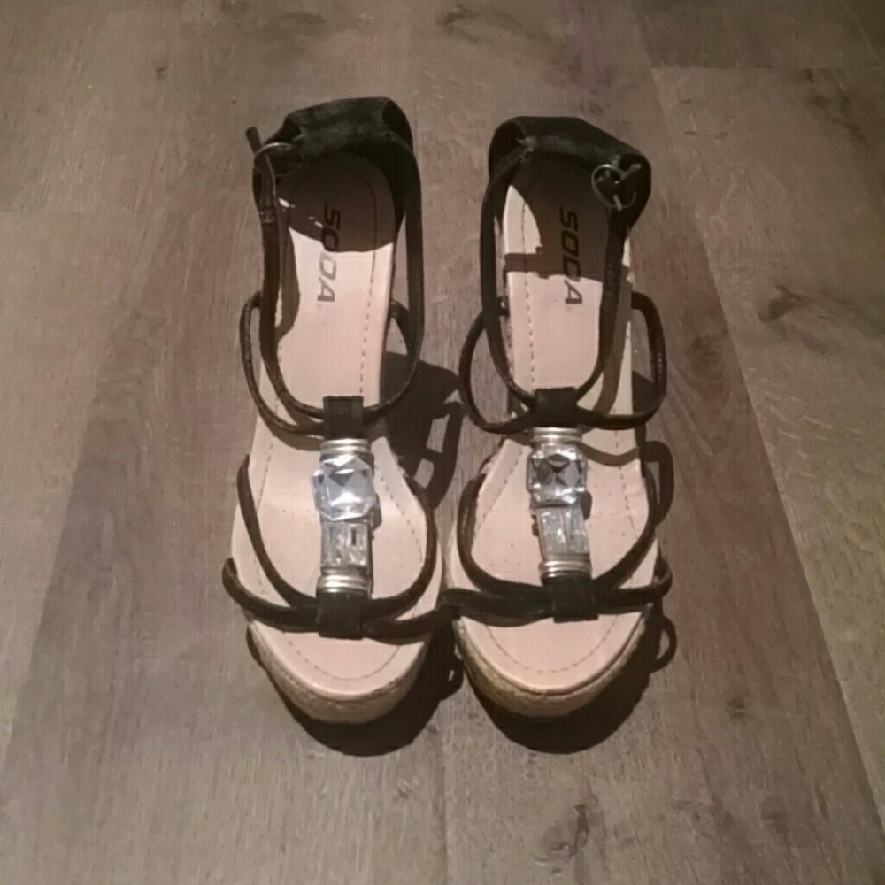 Gorgeous summer wedge sandals